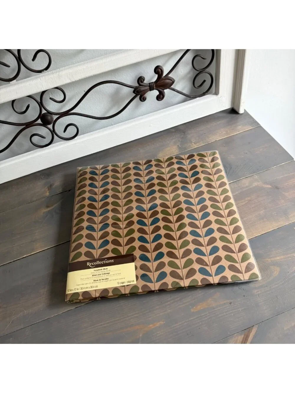 Recollections Scrapbook Album Midcentury Modern Leaf Pattern 10 Pages